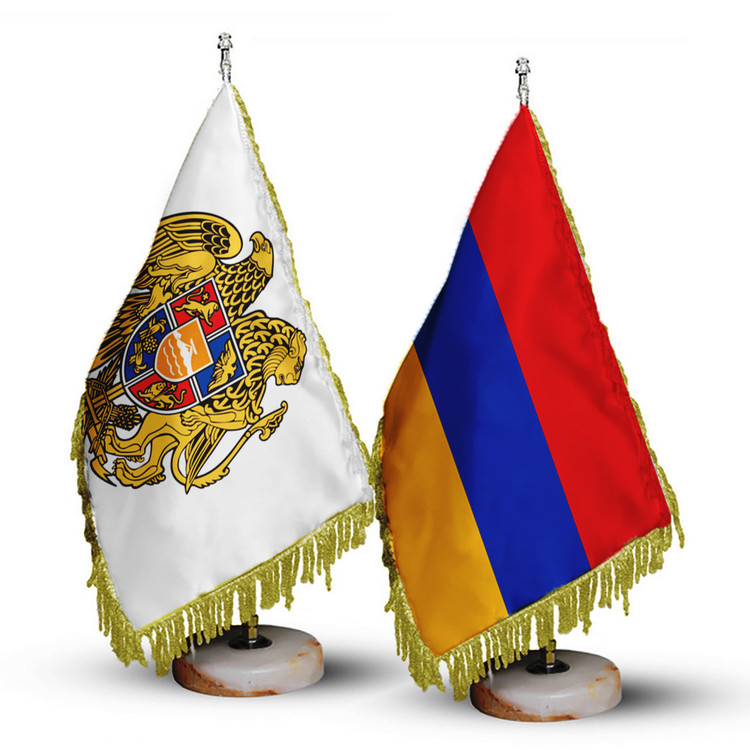 پرچم و نشان رومیزی کشور ارمنستان مجموعه دو عددی